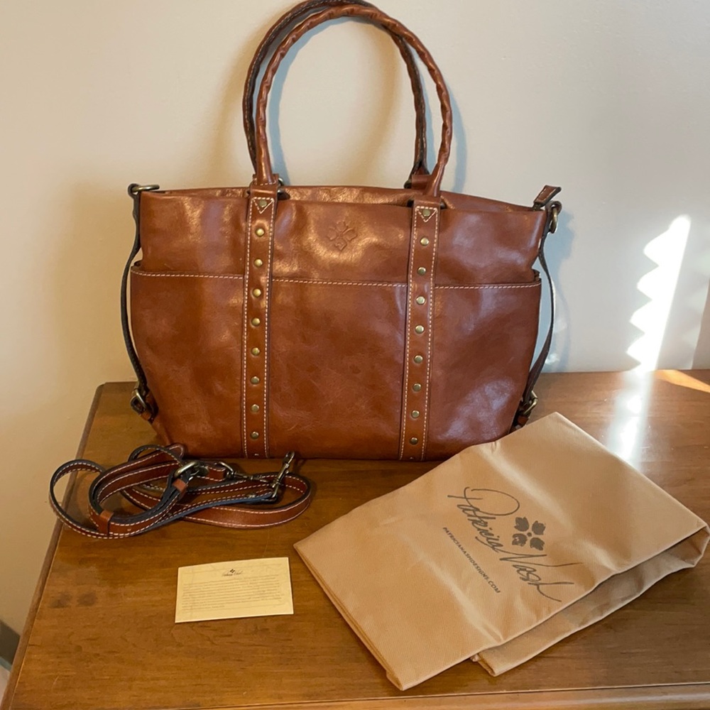 💕💥Patricia Nash shoulder bag, real leather! Beautiful pre-owned condition.